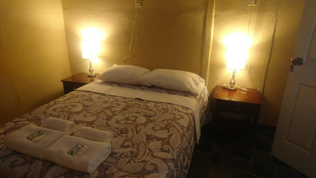 Hostel Los Abuelos Мойогалпа Екстер'єр фото