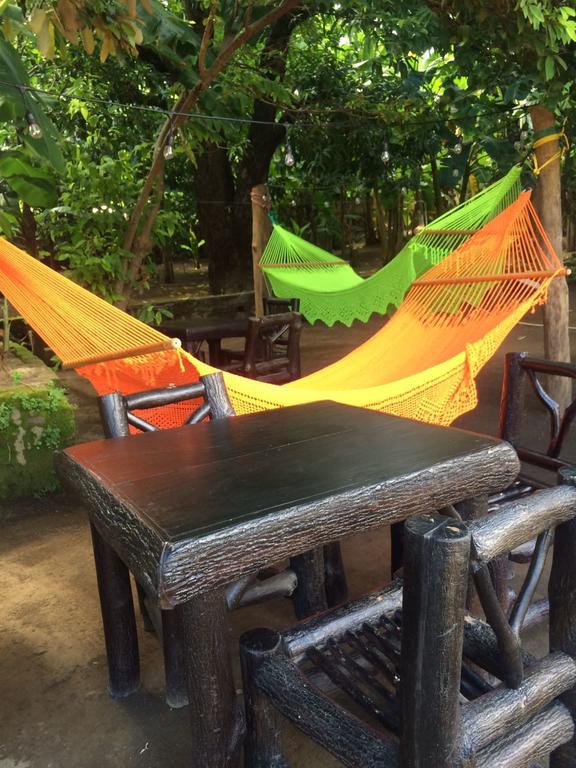 Hostel Los Abuelos Мойогалпа Екстер'єр фото