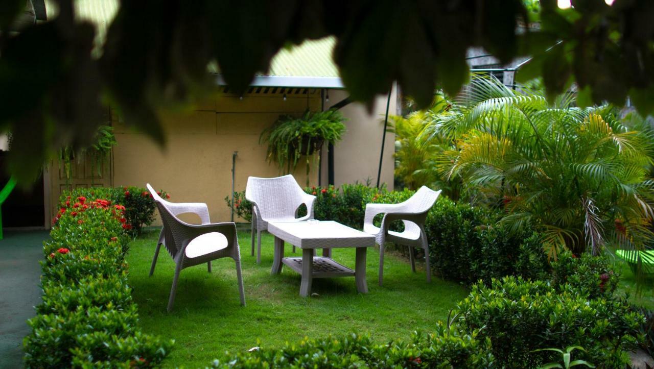 Hostel Los Abuelos Мойогалпа Екстер'єр фото